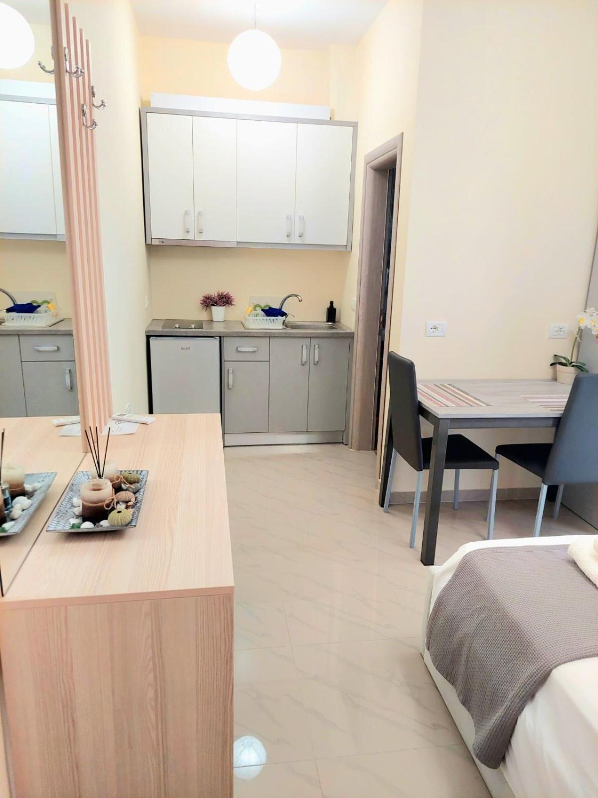 Elizabeth Apartments Himare Exterior photo