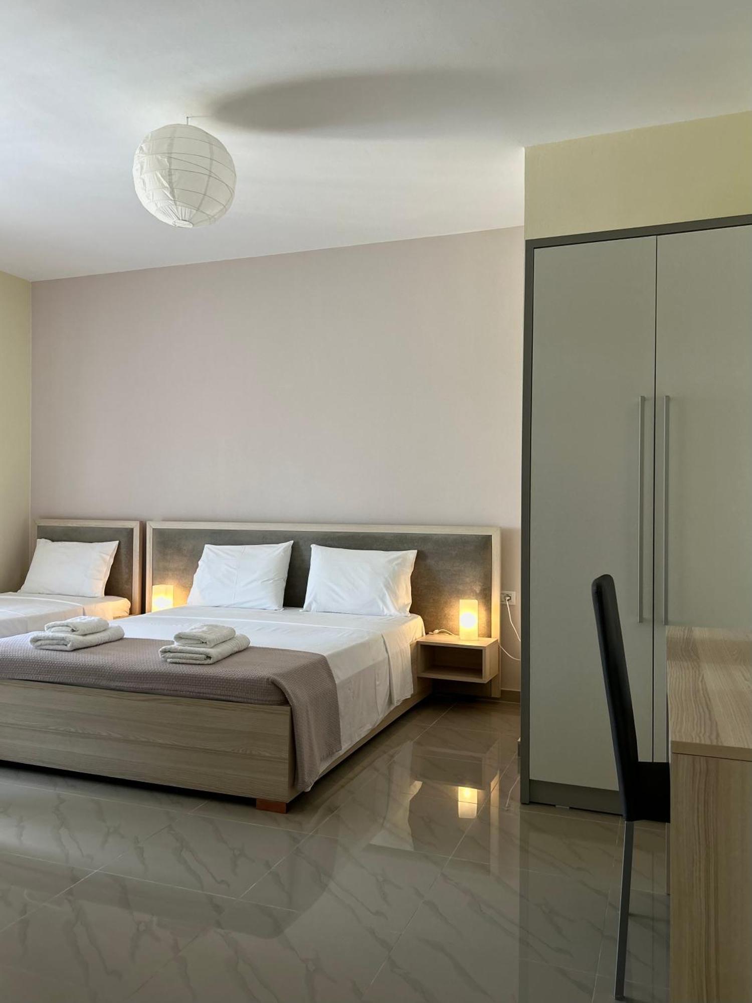Elizabeth Apartments Himare Exterior photo
